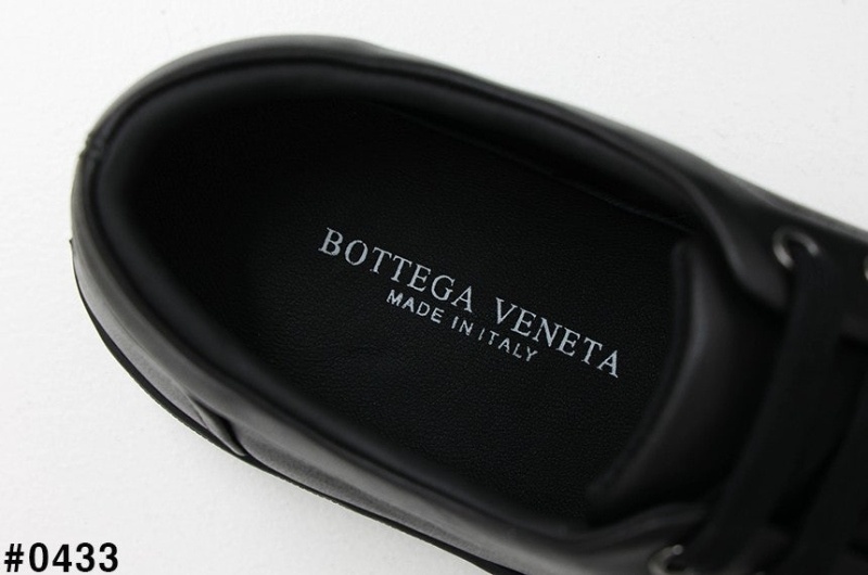 보테가베네타 인트레치아토 레더 스니커즈
