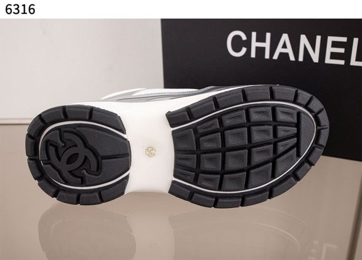 샤넬 CC 로고 아플리케 패널 스니커즈