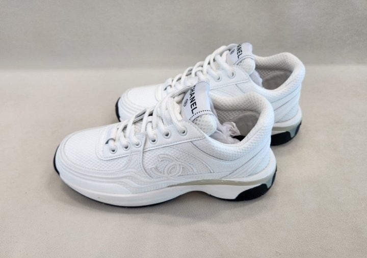 샤넬 24시즌 패브릭 라미네이티드 스니커즈