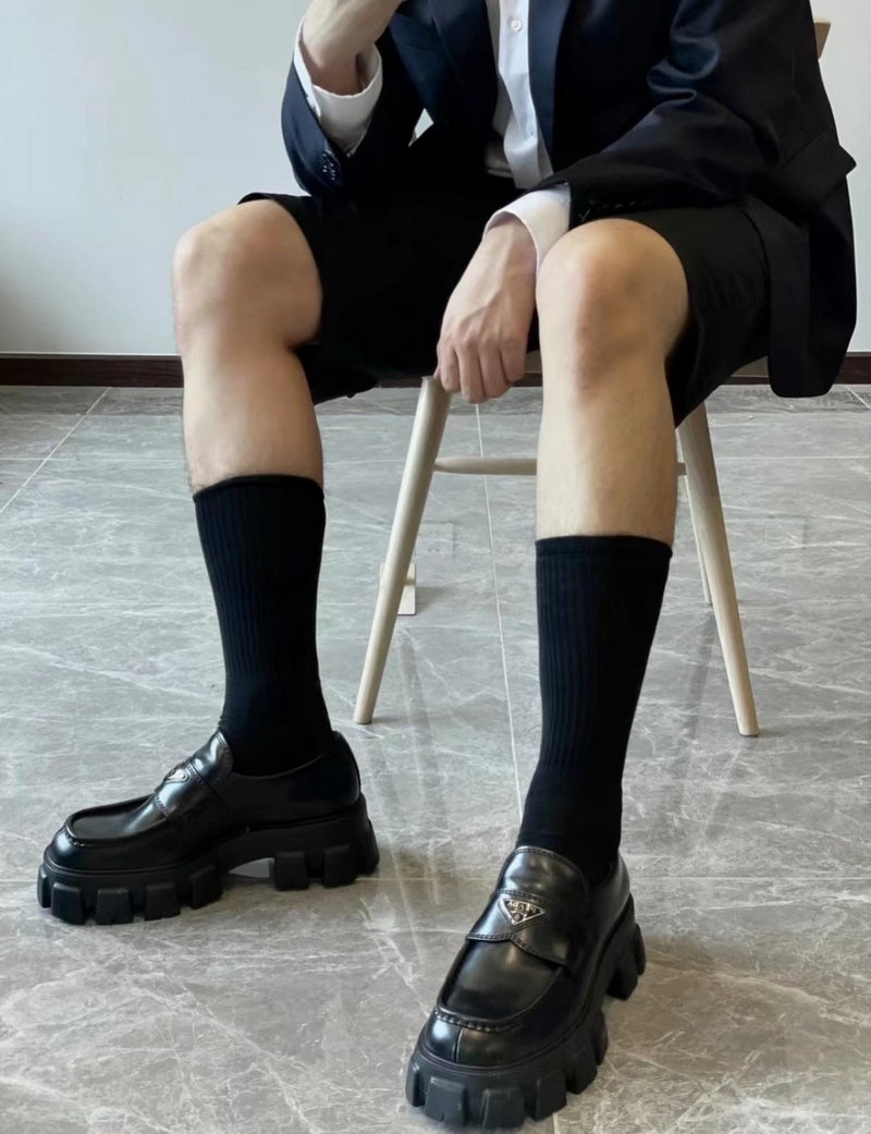 프라다 모놀리스 브러쉬드 레더 로퍼 블랙 -해외배송-