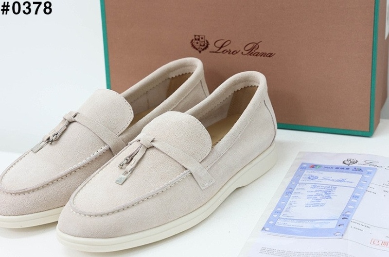 로로피아나 썸머 참스 워크 스웨이드 로퍼 - 아이보리