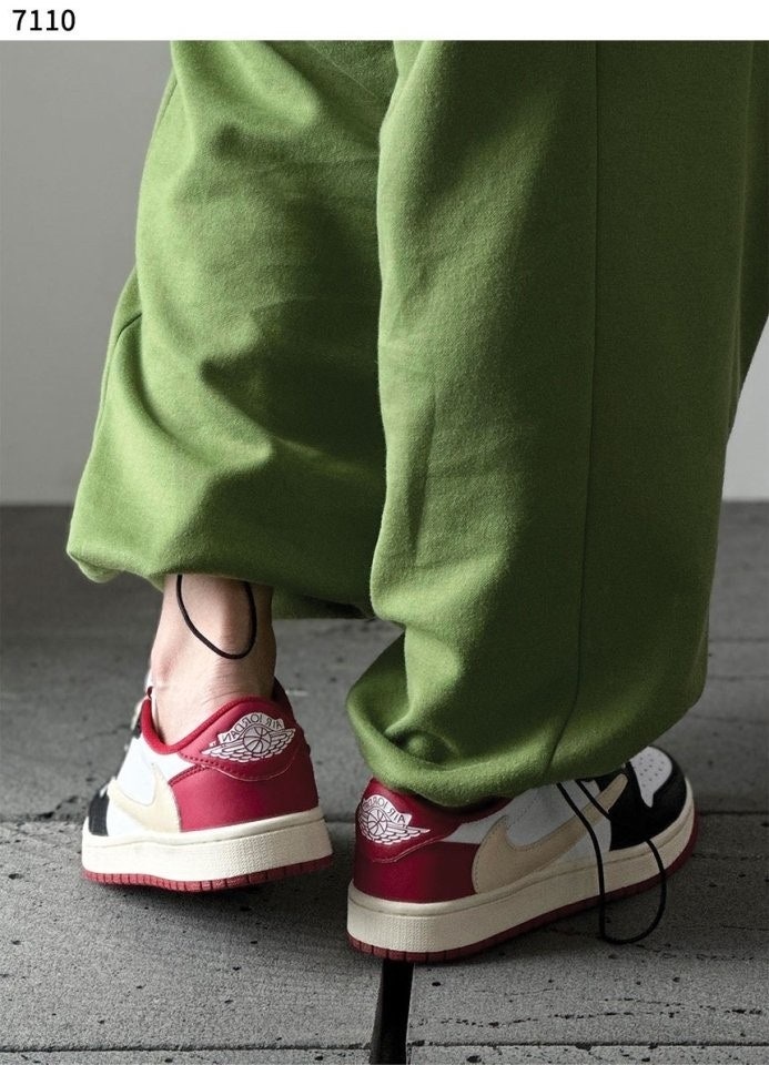 나이키 에어조던1 로우 OG 블랙토 역스우시