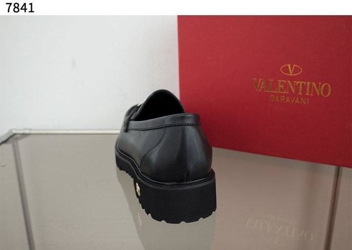 발렌티노 브이 로고 레더 로퍼