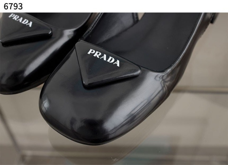 프라다 나파가죽 슬링백 펌프스