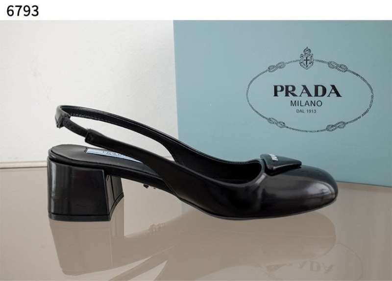 프라다 나파가죽 슬링백 펌프스