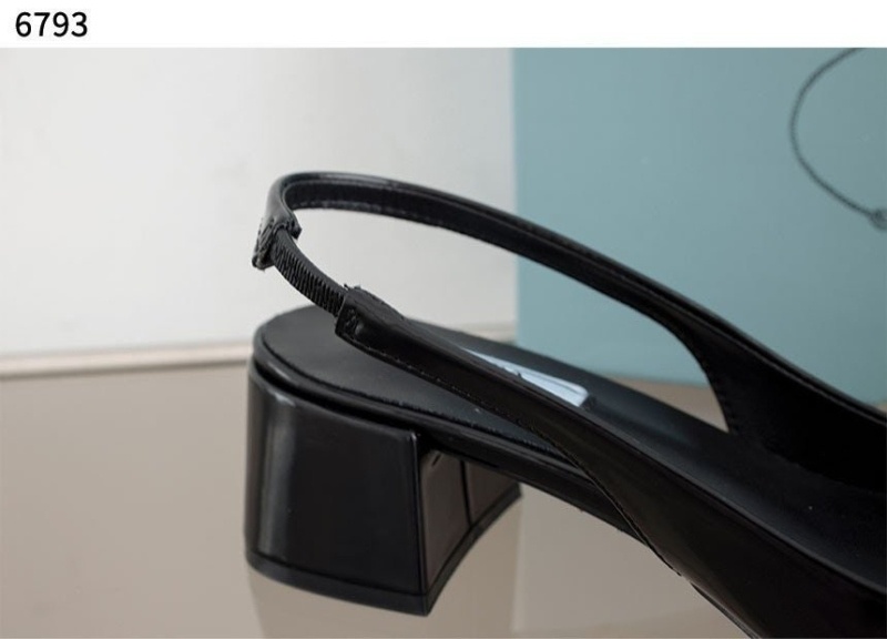 프라다 나파가죽 슬링백 펌프스