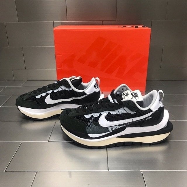 나이키 x 사카이 베이퍼와플 스니커즈 - 화이트블랙