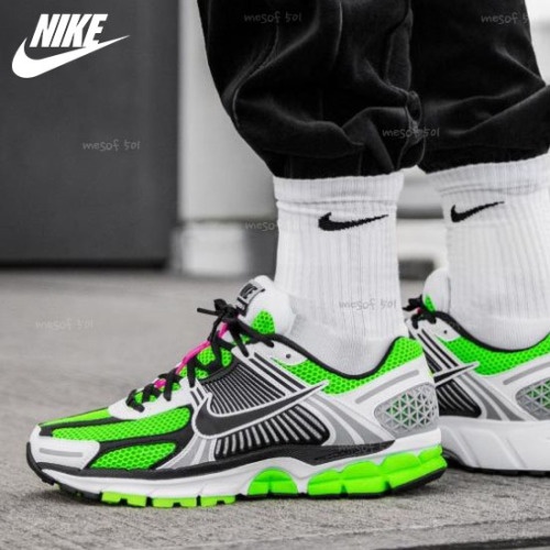 나이키 줌보메로5 일렉트릭 그린 블랙