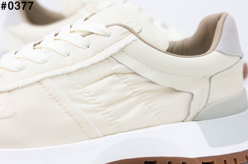 메종 마르지엘라 빈티지 러너 에볼루션 스니커즈