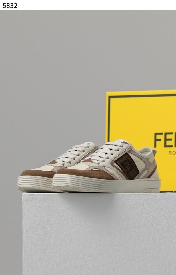 펜디 스텝 레더 베이지 스니커즈