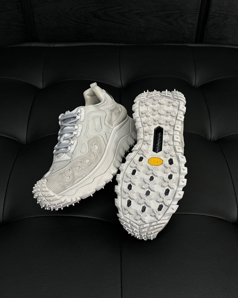 몽클레어 x 살레헤 벰버리 트레일그립 그레인 스니커즈 - 2 Color