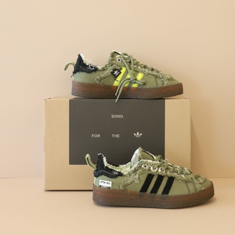 아디다스 x 송 포 더 뮤트 캠퍼스 80s 올리브 코어 블랙 스니커즈