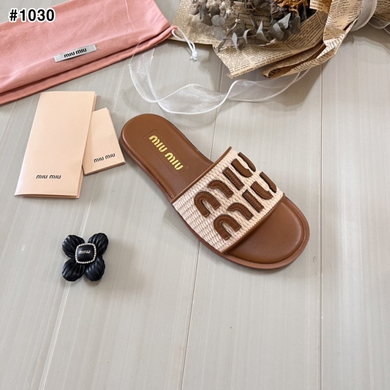 미우미우 라피아 효과 우븐 패브릭 슬라이드