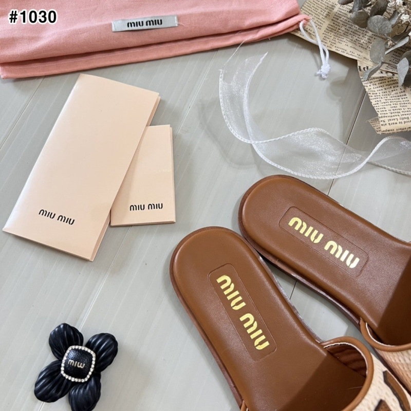 미우미우 라피아 효과 우븐 패브릭 슬라이드