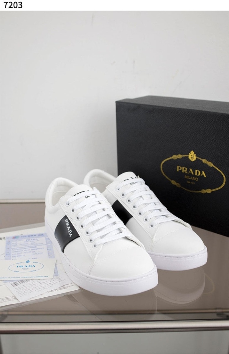프라다 수입고급 프라다 ZoZ 브러시드 가죽 스니커즈
