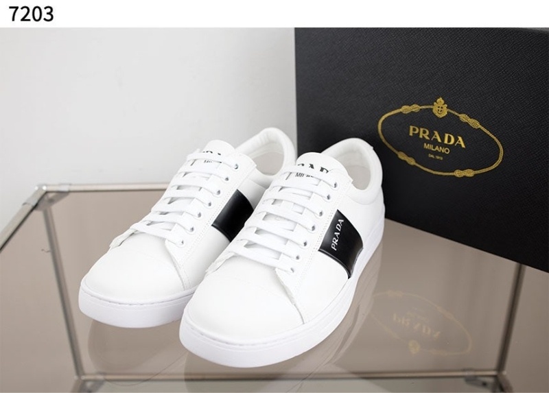 프라다 수입고급 프라다 ZoZ 브러시드 가죽 스니커즈