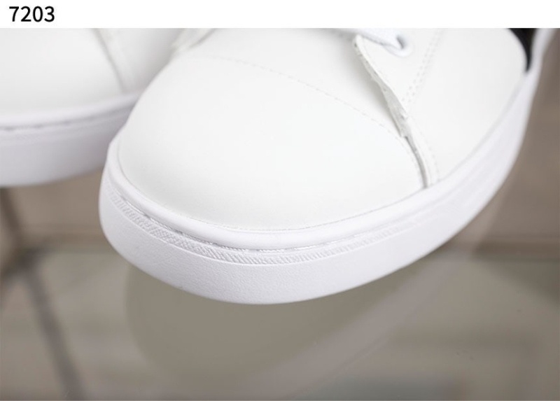 프라다 수입고급 프라다 ZoZ 브러시드 가죽 스니커즈