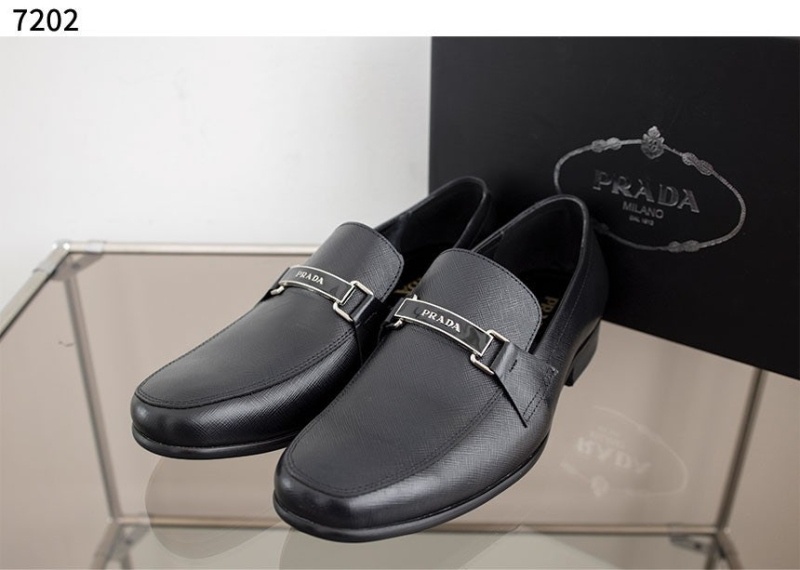 프라다 수입고급 사피아노 가죽 로퍼