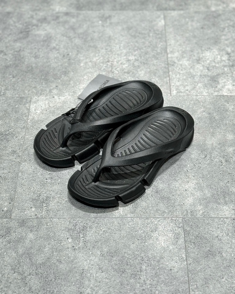 발렌시아가 러버 모드 플립플랩