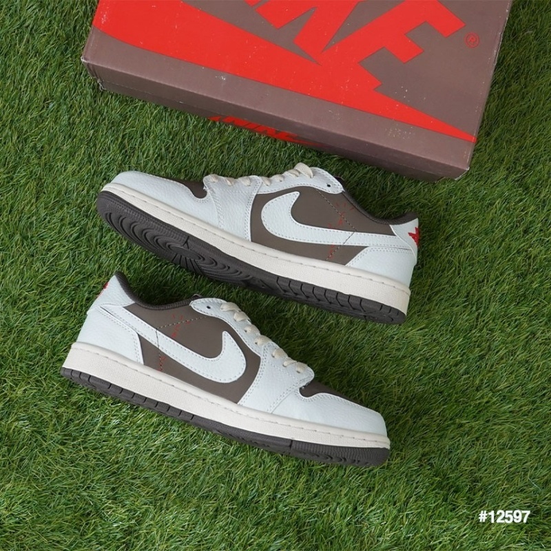 나이키 x 트래비스 스캇 에어조던1 로우 리버스 모카