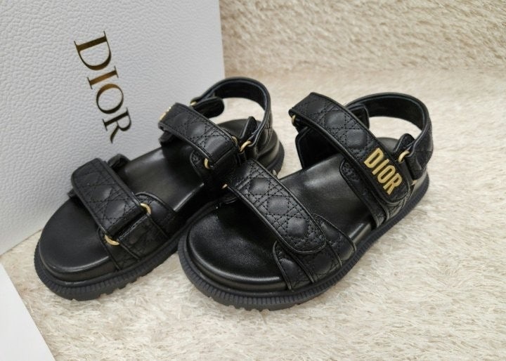 디올 블랙 퀼트 까나쥬 샌들 (고급버전)