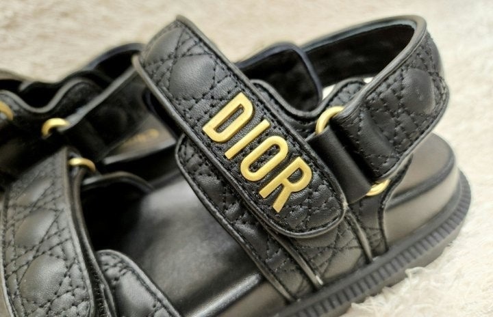 디올 블랙 퀼트 까나쥬 샌들 (고급버전)