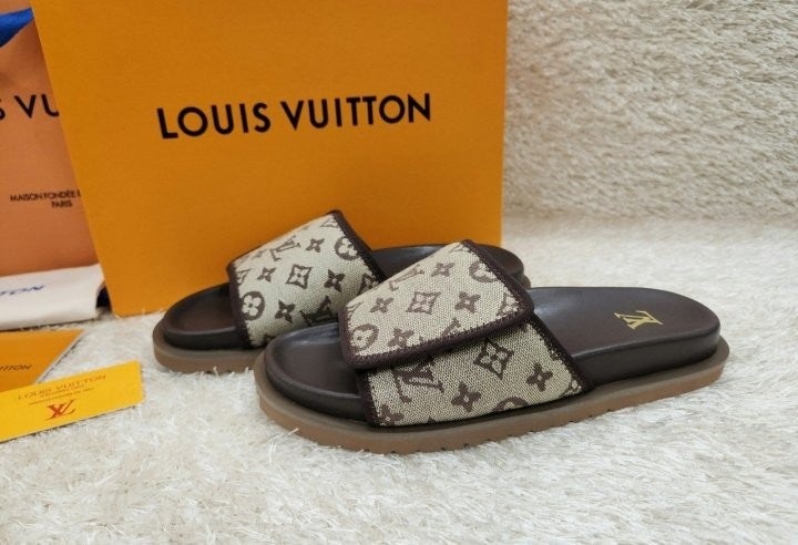 루이비통 모노그램 마이애미 뮬 슬라이드 (고급버전)