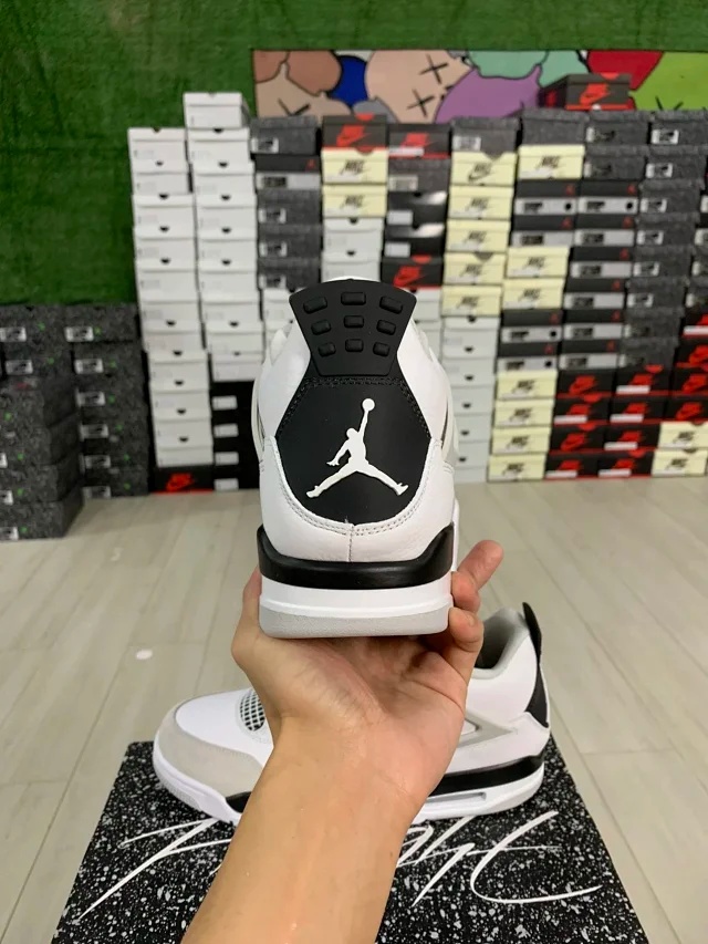 [나이키] Jordan 조던 4 레트로 화이트 앤 블랙
