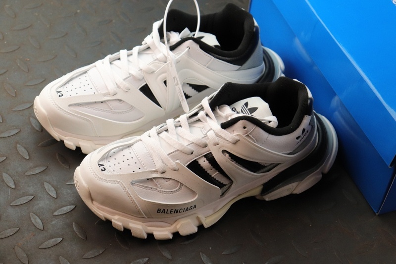 발렌시아가 x 아디다스 트랙 포럼 로우 탑 스니커즈 화이트