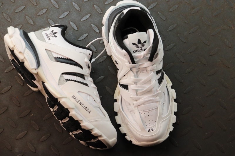 발렌시아가 x 아디다스 트랙 포럼 로우 탑 스니커즈 화이트