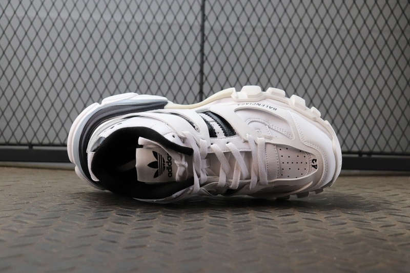 발렌시아가 x 아디다스 트랙 포럼 로우 탑 스니커즈 화이트