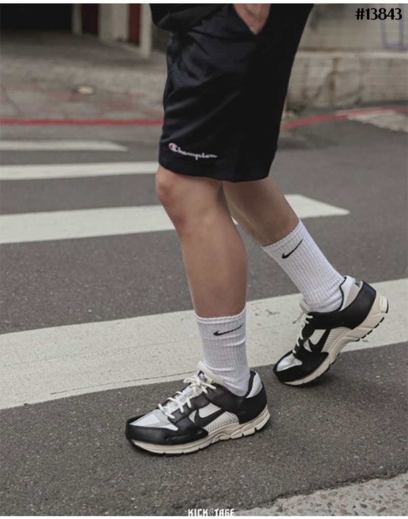 나이키 줌 보메로 5 타임리스 울프 그레이 앤 블랙