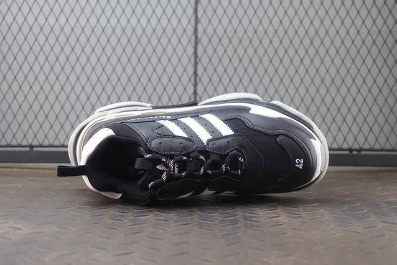 발렌시아가 x 아디다스 트리플 S 스니커즈 블랙 화이트