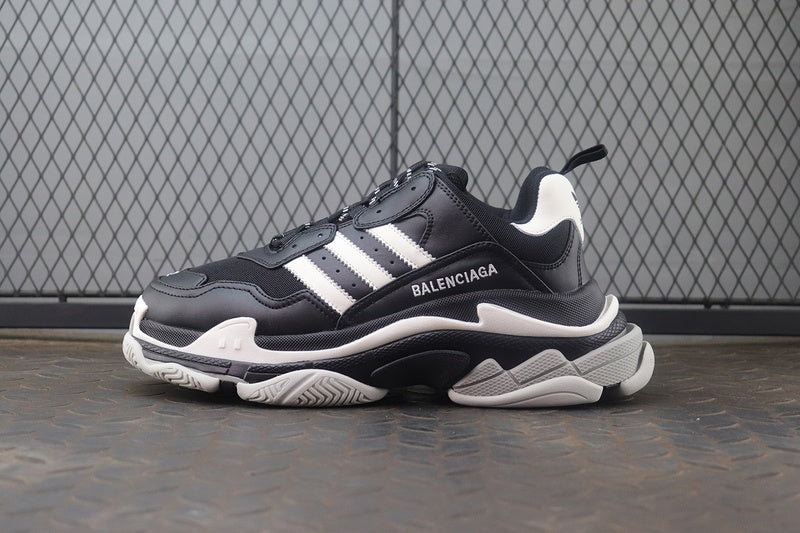 발렌시아가 x 아디다스 트리플 S 스니커즈 블랙 화이트