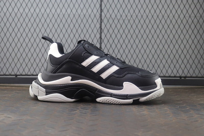 발렌시아가 x 아디다스 트리플 S 스니커즈 블랙 화이트