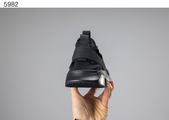 톰포드 스무스 레더 로우탑 스니커즈 - 블랙