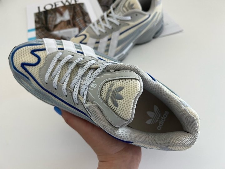 션 우더스푼 x 아디다스 오르케트로 블리스 클라우드 화이트