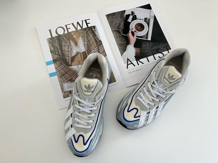 션 우더스푼 x 아디다스 오르케트로 블리스 클라우드 화이트