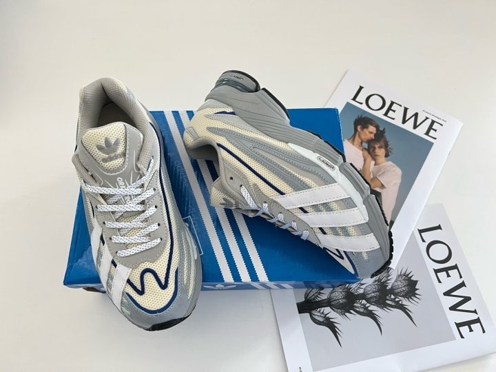 션 우더스푼 x 아디다스 오르케트로 블리스 클라우드 화이트