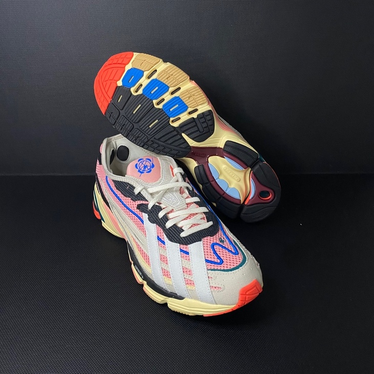 션 우더스푼 x 아디다스 오르케트로 화이트 이지 옐로우