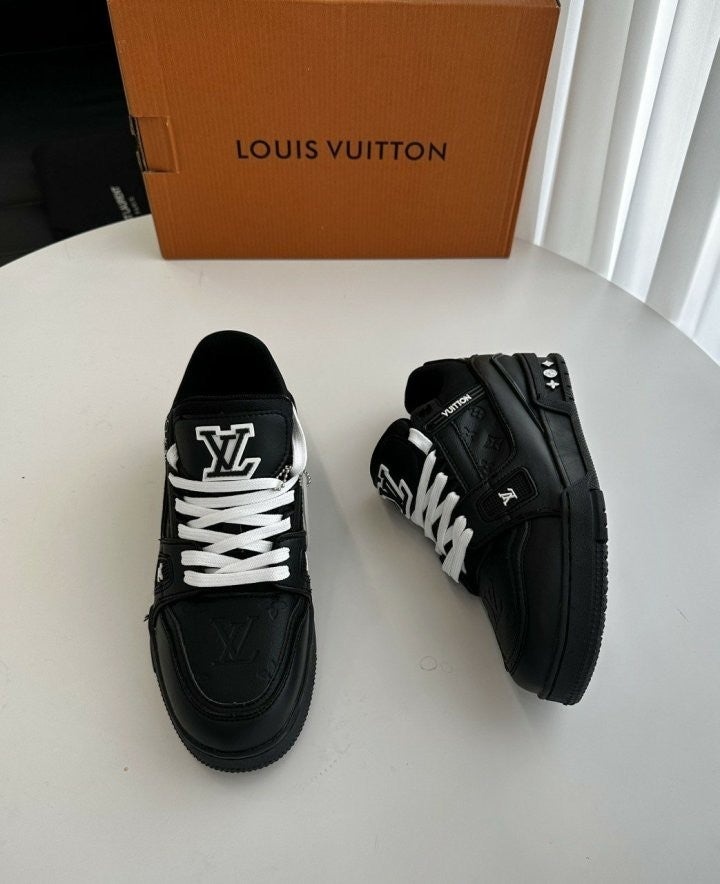 루이비통 LV 트레이너 스니커즈 -블랙-