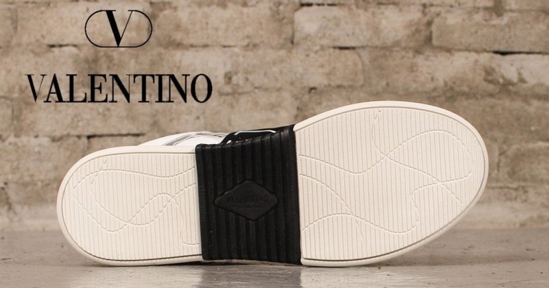 발렌티노 VLTN로고 밴딩 로우탑 스니커즈