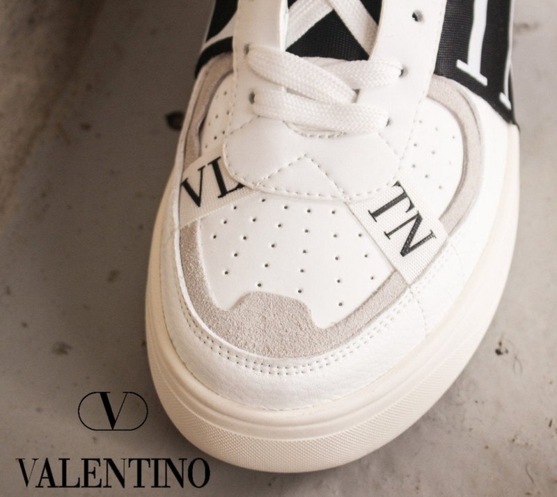 발렌티노 VLTN로고 밴딩 로우탑 스니커즈