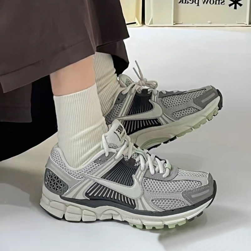 나이키 줌보메로5 코블스톤 앤 플랫 퓨터