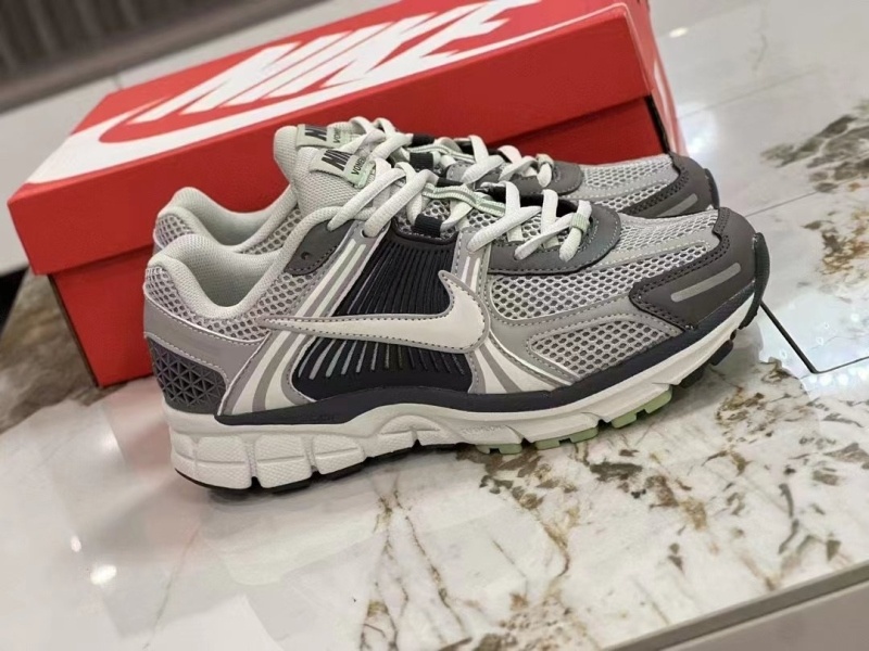 나이키 줌보메로5 코블스톤 앤 플랫 퓨터