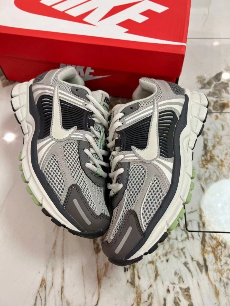 나이키 줌보메로5 코블스톤 앤 플랫 퓨터