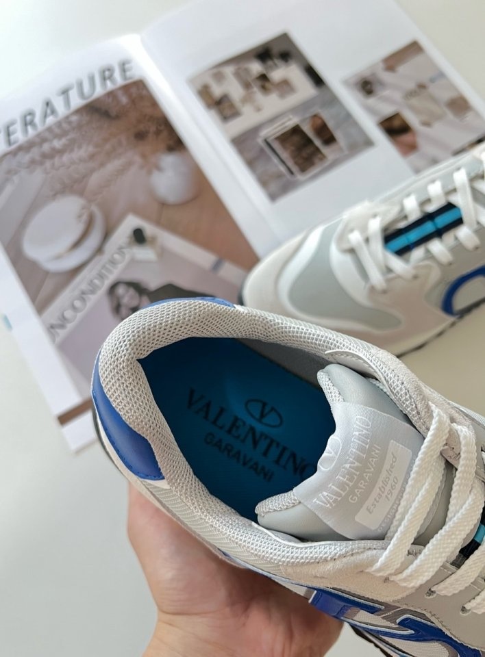 발렌티노 가라바니 스니커즈 로우탑 - 2 color