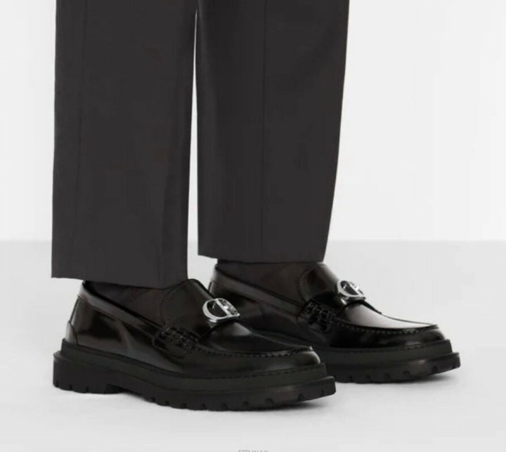 디올 익스플로러 로퍼