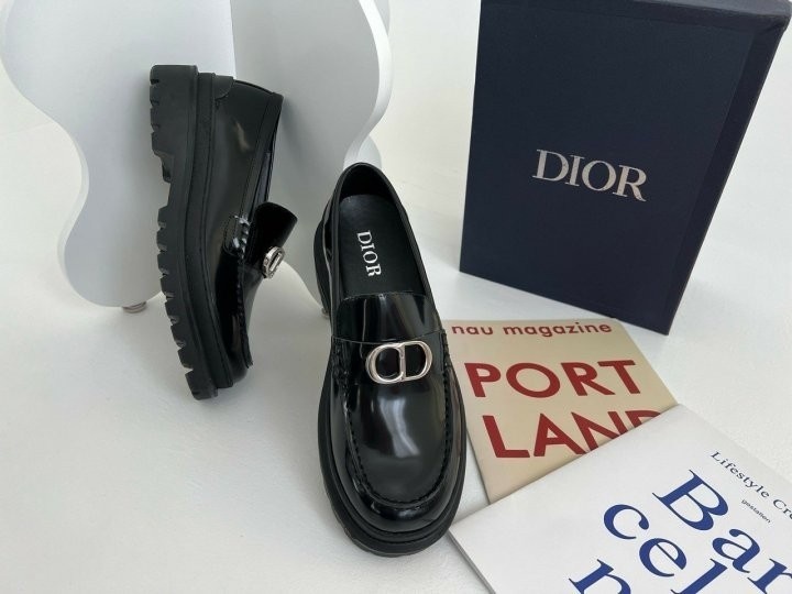 디올 익스플로러 로퍼