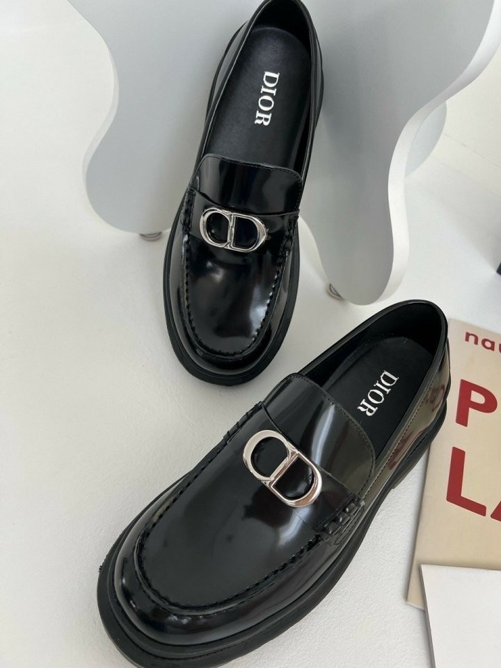 디올 익스플로러 로퍼